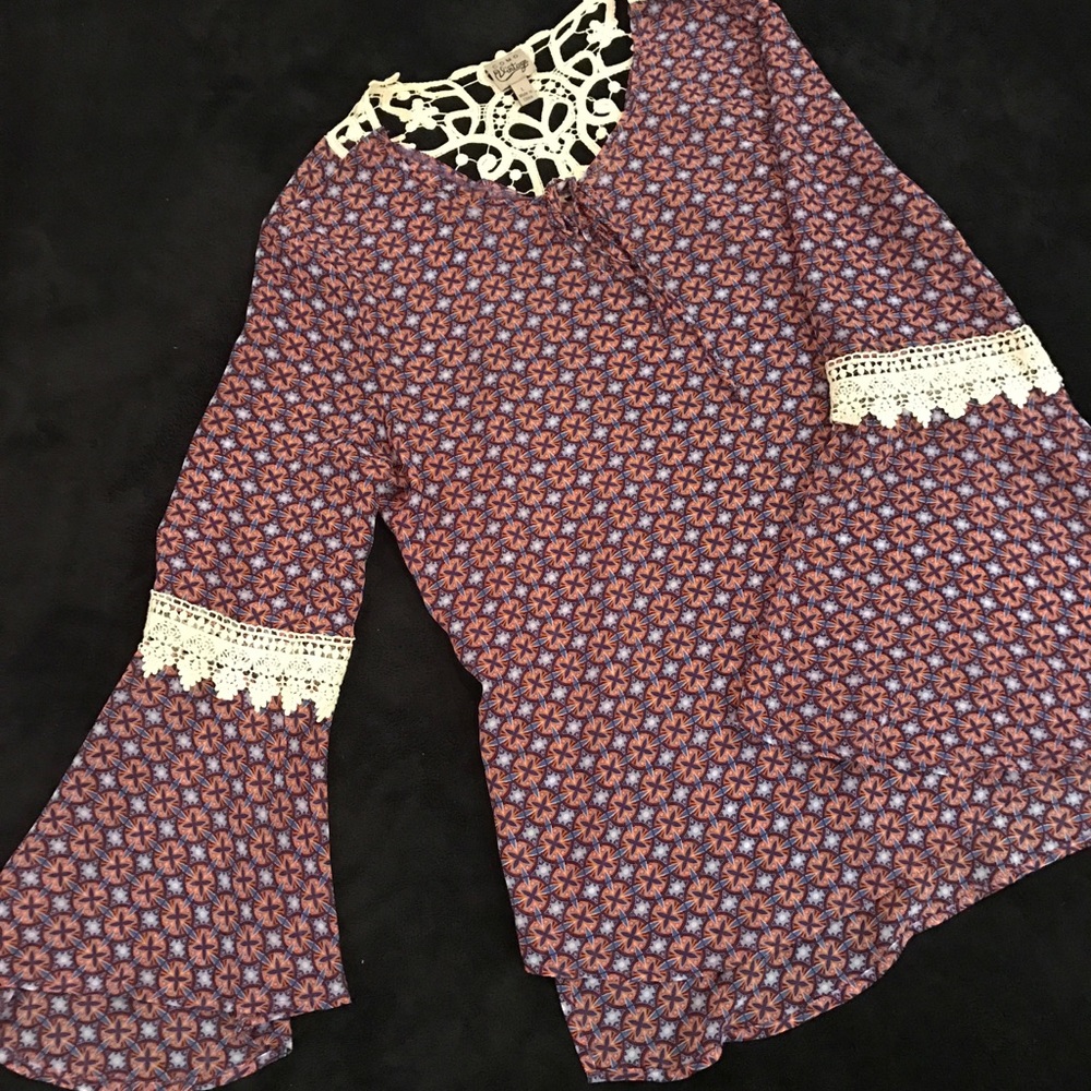 Large Como Vintage top.